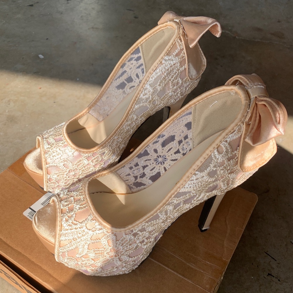 Lace detail high heels